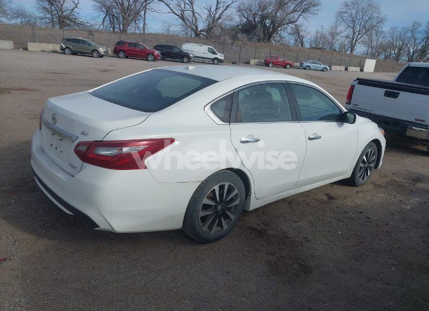 Photo 4 of 2018 Nissan Altima 2.5 SV (VIN 1N4AL3APXJC188489)