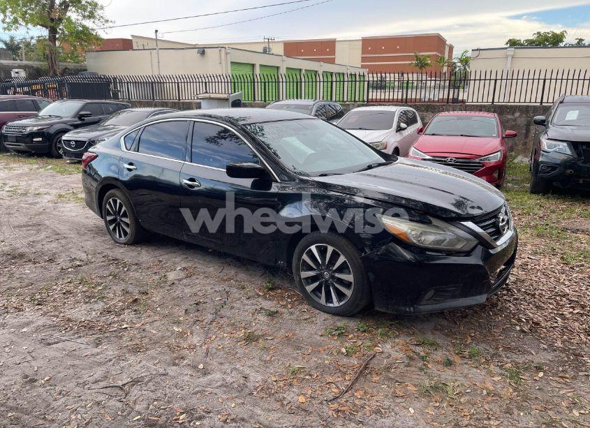 2018 Nissan Altima 2.5 SV (VIN 1N4AL3APXJC195152) main photo