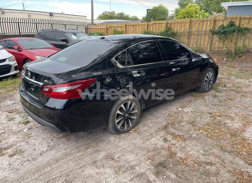 Photo 4 of 2018 Nissan Altima 2.5 SV (VIN 1N4AL3APXJC195152)