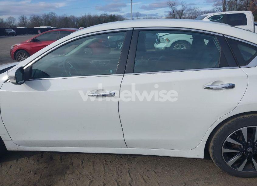 Photo 15 of 2018 Nissan Altima 2.5 SL (VIN 1N4AL3APXJC211141)