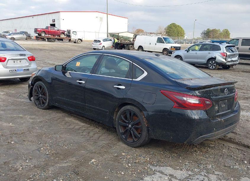 Photo 3 of 2018 Nissan Altima 2.5 SR (VIN 1N4AL3APXJC217974)