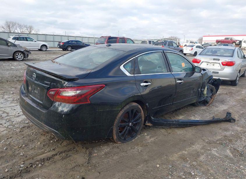 Photo 4 of 2018 Nissan Altima 2.5 SR (VIN 1N4AL3APXJC217974)