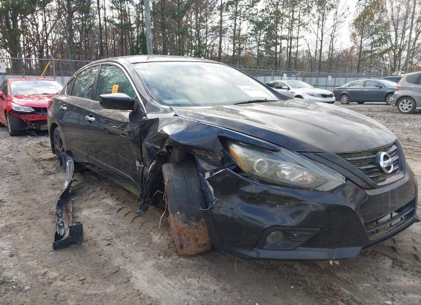 Photo 6 of 2018 Nissan Altima 2.5 SR (VIN 1N4AL3APXJC217974)