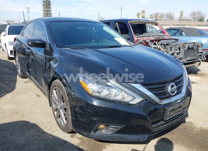 2018 Nissan Altima 2.5 SR (VIN 1N4AL3APXJC219854) main photo