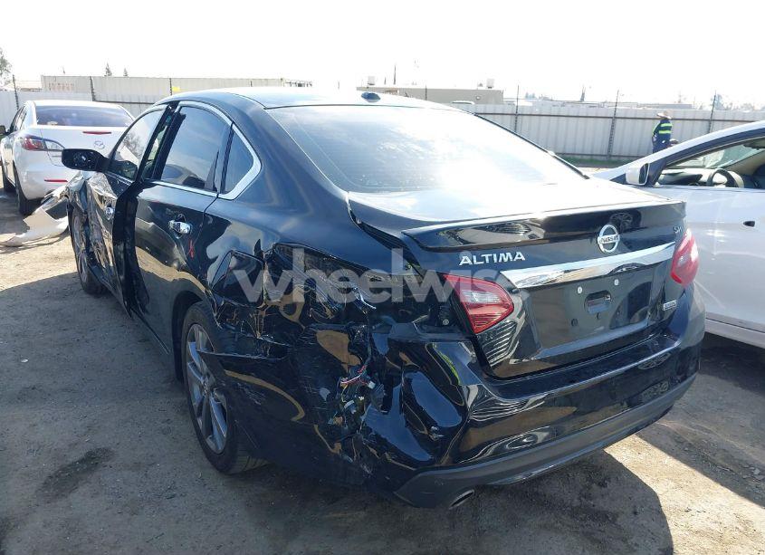Photo 3 of 2018 Nissan Altima 2.5 SR (VIN 1N4AL3APXJC219854)