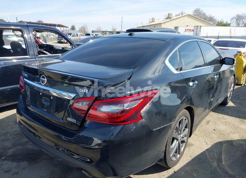 Photo 4 of 2018 Nissan Altima 2.5 SR (VIN 1N4AL3APXJC219854)