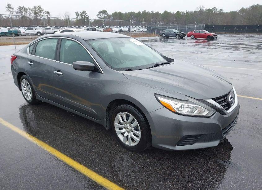 2018 Nissan Altima 2.5 S (VIN 1N4AL3APXJC225234) main photo