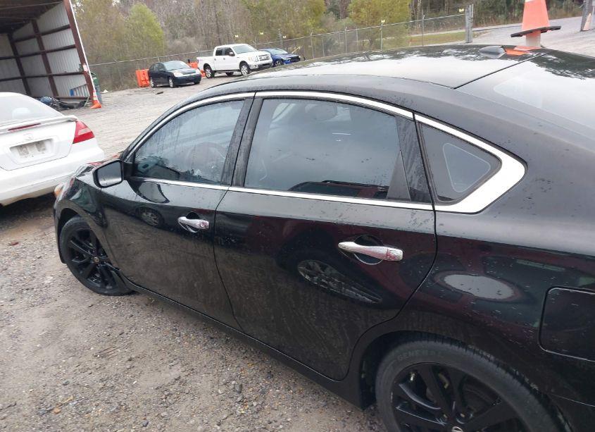 Photo 14 of 2018 Nissan Altima 2.5 SR (VIN 1N4AL3APXJC229137)