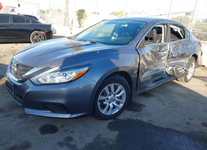 Photo 2 of 2018 Nissan Altima 2.5 S (VIN 1N4AL3APXJC248562)