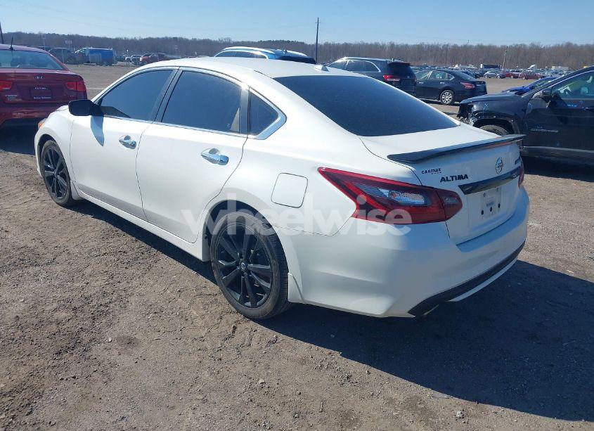 Photo 3 of 2018 Nissan Altima 2.5 SR (VIN 1N4AL3APXJC254250)