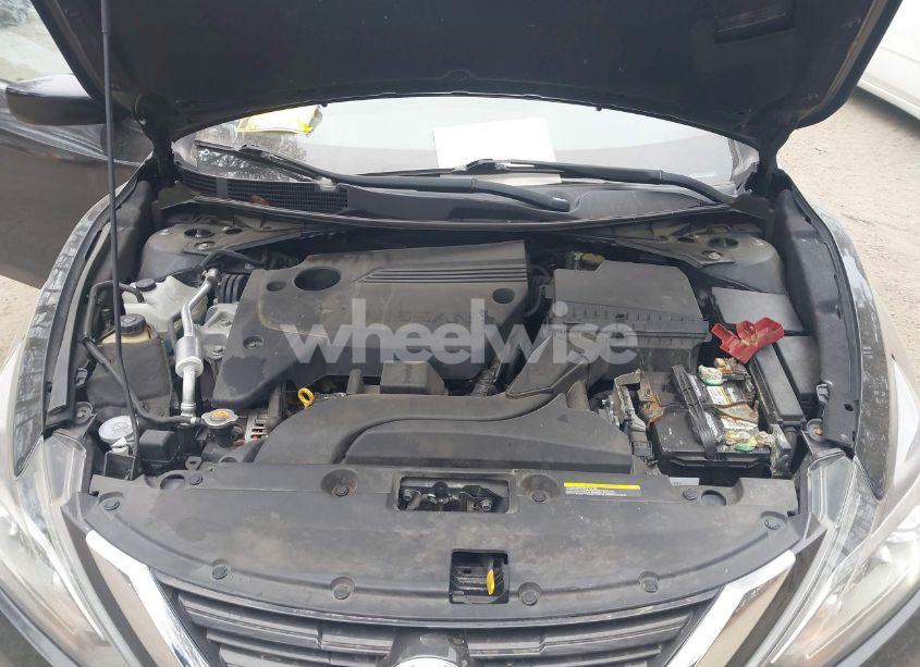 Photo 10 of 2018 Nissan Altima 2.5 SR (VIN 1N4AL3APXJC263322)