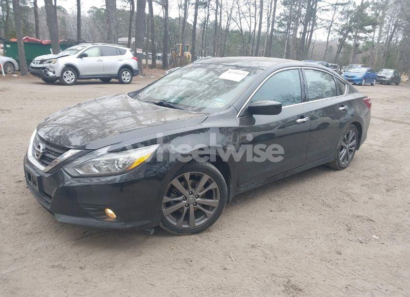 Photo 2 of 2018 Nissan Altima 2.5 SR (VIN 1N4AL3APXJC263322)