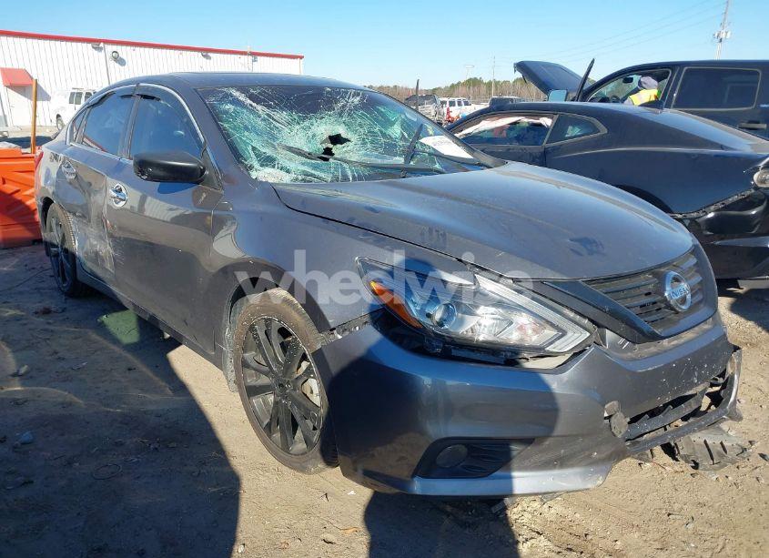 2018 Nissan Altima 2.5 SR (VIN 1N4AL3APXJC275504) main photo