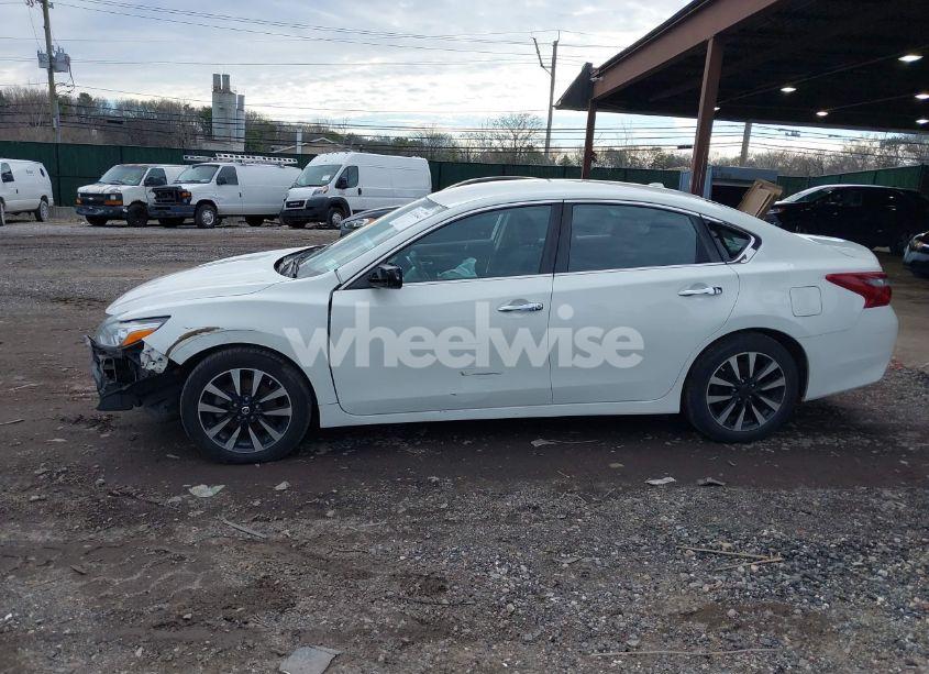 Photo 14 of 2018 Nissan Altima 2.5 SV (VIN 1N4AL3APXJC283392)