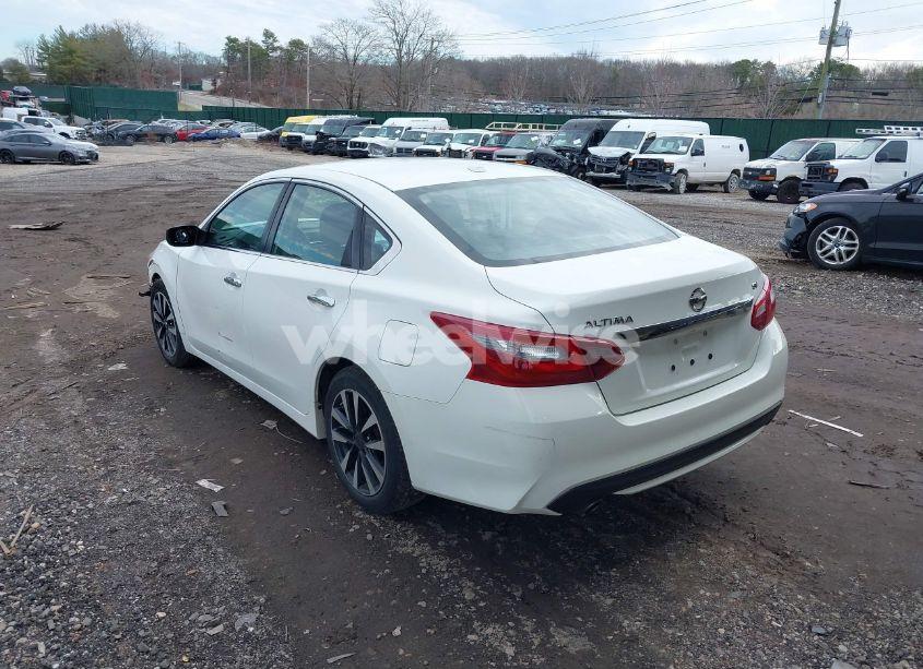 Photo 3 of 2018 Nissan Altima 2.5 SV (VIN 1N4AL3APXJC283392)
