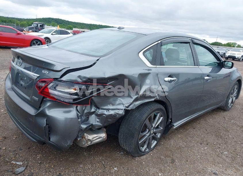 Photo 6 of 2018 Nissan Altima 2.5 SR (VIN 1N4AL3APXJC285515)