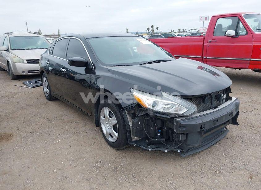 2018 Nissan Altima 2.5 S (VIN 1N4AL3APXJC475752) main photo