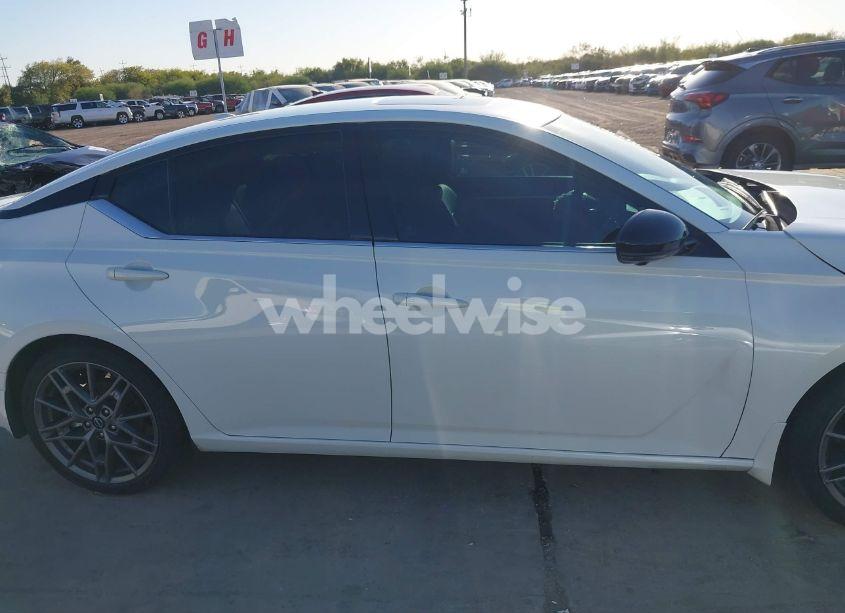 Photo 13 of 2023 Nissan Altima SR VC-TURBO FWD (VIN 1N4AL4CV0PN326412)