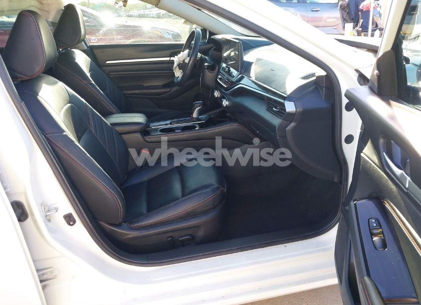 Photo 5 of 2023 Nissan Altima SR VC-TURBO FWD (VIN 1N4AL4CV0PN326412)