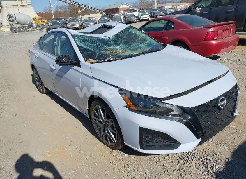 2024 Nissan Altima SR VC-TURBO FWD (VIN 1N4AL4CV1RN426358) main photo