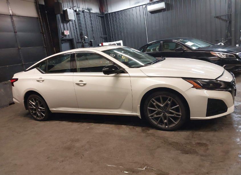 Photo 13 of 2023 Nissan Altima SR VC-TURBO FWD (VIN 1N4AL4CV2PN393822)