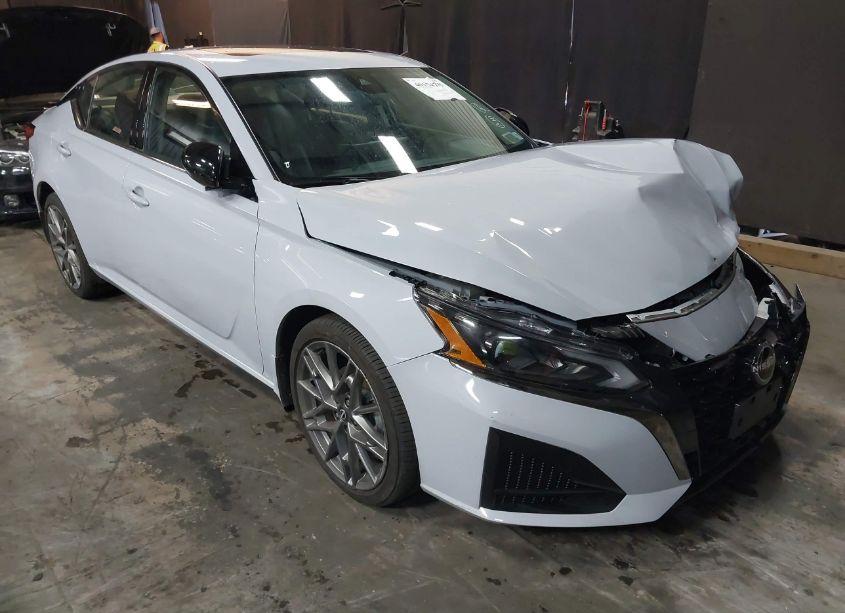 2024 Nissan Altima SR VC-TURBO FWD (VIN 1N4AL4CV2RN327192) main photo