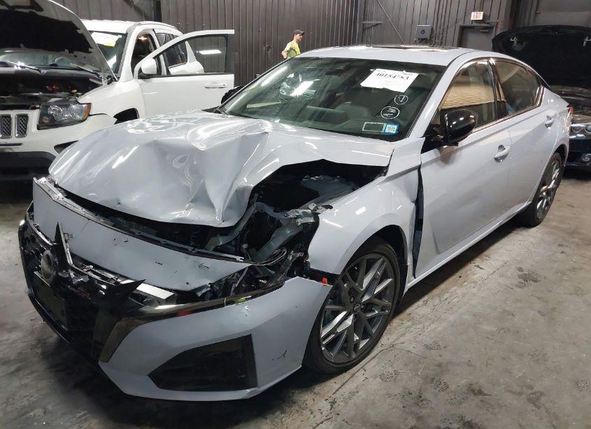 Photo 2 of 2024 Nissan Altima SR VC-TURBO FWD (VIN 1N4AL4CV2RN327192)