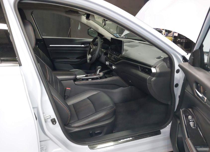 Photo 5 of 2024 Nissan Altima SR VC-TURBO FWD (VIN 1N4AL4CV2RN327192)