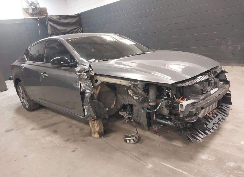 2024 Nissan Altima SR VC-TURBO FWD (VIN 1N4AL4CV4RN328635) main photo