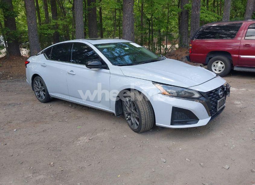 2023 Nissan Altima SR VC-TURBO FWD (VIN 1N4AL4CV6PN301305) main photo