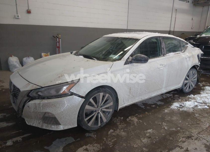 Photo 2 of 2020 Nissan Altima SR VC-TURBO FWD (VIN 1N4AL4CV8LC141000)