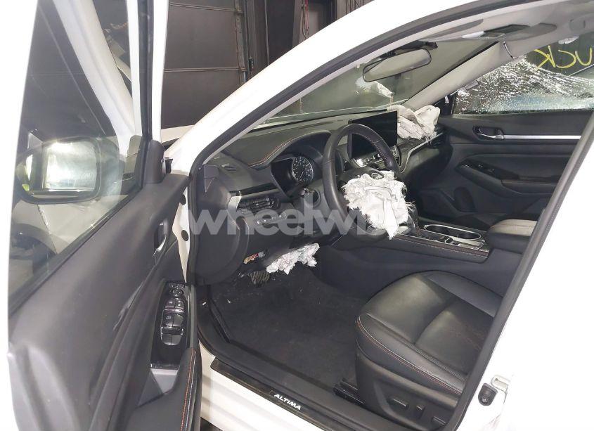 Photo 5 of 2024 Nissan Altima SR VC-TURBO FWD (VIN 1N4AL4CVXRN320331)