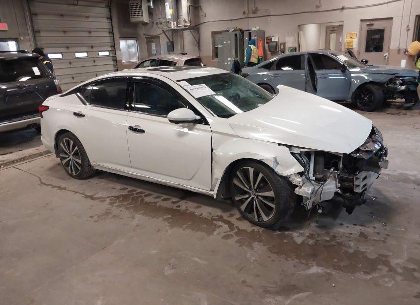 2019 Nissan Altima 2.0 PLATINUM (VIN 1N4AL4FV9KC226096) main photo