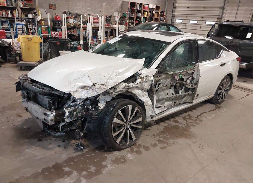 Photo 2 of 2019 Nissan Altima 2.0 PLATINUM (VIN 1N4AL4FV9KC226096)