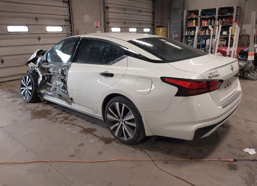 Photo 3 of 2019 Nissan Altima 2.0 PLATINUM (VIN 1N4AL4FV9KC226096)