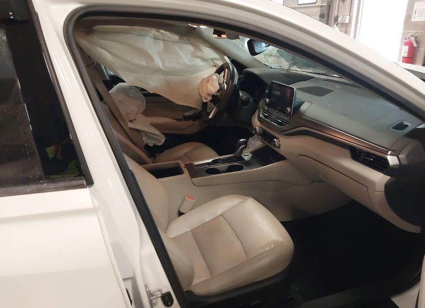 Photo 5 of 2019 Nissan Altima 2.0 PLATINUM (VIN 1N4AL4FV9KC226096)