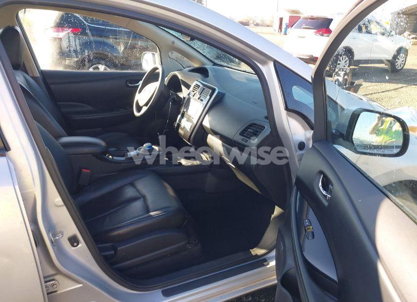 Photo 5 of 2015 Nissan Leaf SL (VIN 1N4AZ0CP1FC306592)