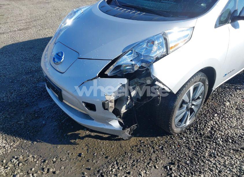 Photo 6 of 2015 Nissan Leaf SL (VIN 1N4AZ0CP1FC306592)