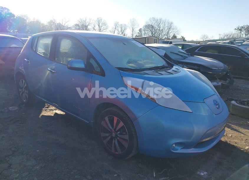 2015 Nissan Leaf SV (VIN 1N4AZ0CP1FC318788) main photo