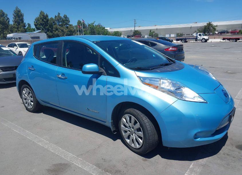 2015 Nissan Leaf - Photo 1