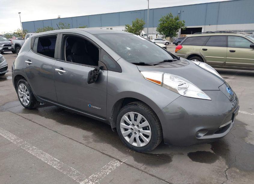 2015 Nissan Leaf - Photo 1