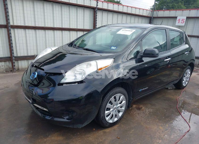 Photo 2 of 2015 Nissan Leaf S (VIN 1N4AZ0CP2FC320680)