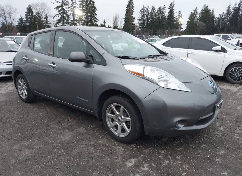 2015 Nissan Leaf S (VIN 1N4AZ0CP3FC305704) main photo
