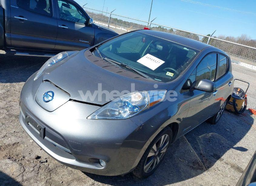 Photo 2 of 2015 Nissan Leaf SV (VIN 1N4AZ0CP3FC316203)