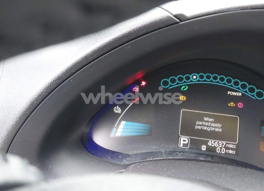 Photo 13 of 2015 Nissan Leaf SV (VIN 1N4AZ0CP3FC326715)