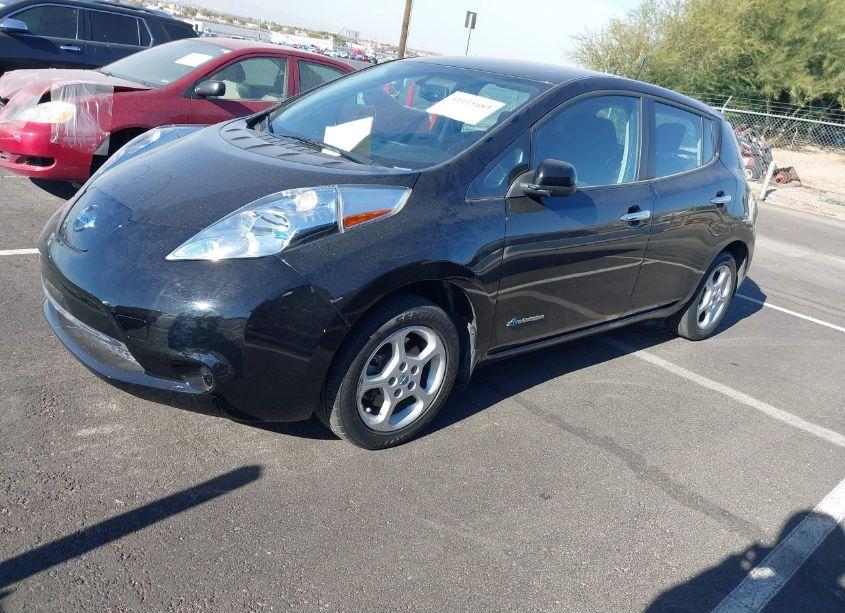 Photo 2 of 2014 Nissan Leaf SV (VIN 1N4AZ0CP5EC335074)