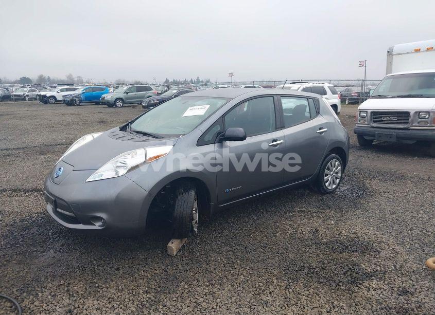 Photo 2 of 2015 Nissan Leaf S (VIN 1N4AZ0CP6FC305227)