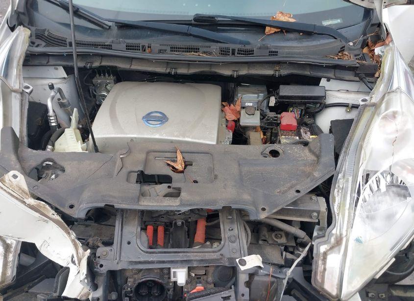 Photo 10 of 2015 Nissan Leaf S (VIN 1N4AZ0CP7FC318133)