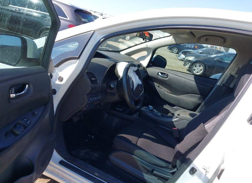 Photo 5 of 2015 Nissan Leaf S (VIN 1N4AZ0CP9FC309496)