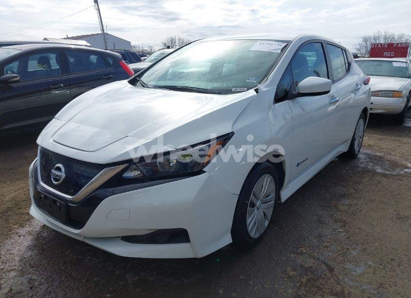 Photo 2 of 2019 Nissan Leaf S (VIN 1N4AZ1CP0KC321908)